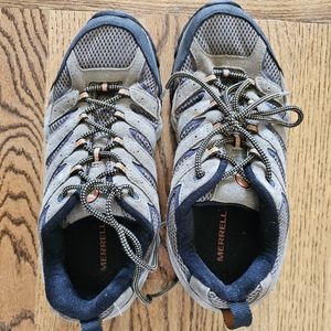 MERRELL HIKING SHOES